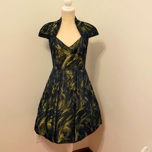 Elegant THEIA navy blue and green cap sleeve sweetheart neckline cocktail dress